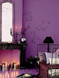 紫色是一种比较特别的颜色，兼具红色的“暖”和蓝色的“冷”，充满高贵、浪漫、神秘、梦幻等感觉，所以非常适合用在卧室的配色中，也可以说是具有催化性的色彩，下面跟小编一起来学习如何搭配紫色主调卧室吧。 #采集大赛#