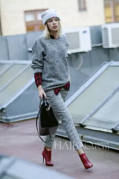 【图】霓虹色彩最提神，为早秋美搭注入清新活力！一周博主Best Look票选(10月5日~10月11日)_第4页_一周博主Best Look_海报时尚网