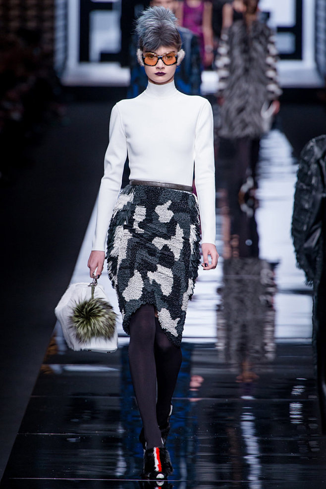 2013年米兰时装周fendi2013秋冬秀场草莓头转载作品视觉中国shijueme