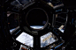 图一，空间站穹顶舱的视野，近日由ESA宇航员Luca Parmitano拍摄。详见：O网页链接
图二，2011年9月11日，NASA宇航员Ron Garan，第28支空间站远征队飞行工程师，位于空间站穹顶舱，背景是漆黑的太空。详见：O网页链接
图三，这是一张艺术图，空间站穹顶舱高度1.5米，直径2.955米 ​​​​...展开全文c
