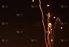 长时间曝光拍摄的多张夜空照片