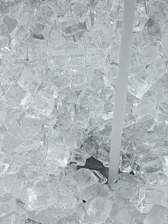 冰块壁纸 速来降降温 - 小红书