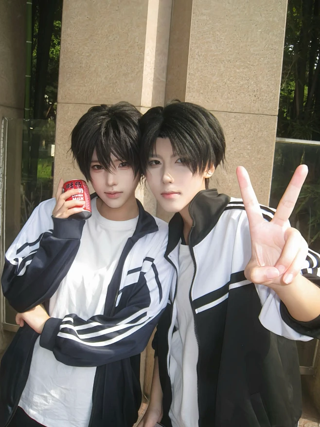 我们的十七岁重叠。#cos #某某 #添望 #江添 #盛望@忧郁小猪王，采集@屿堍-花瓣网