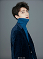                                                                                                     #唐人风向标# #林一#【新晋小生林一 男友力MAX撩力十足】近日，唐人新晋小生@我是林一同学 曝光一组时尚写真。镜头中的他面容清秀线条清晰，暖萌大男孩的形象展露无遗。整体造型倾向简约清爽却不失时尚，让人觉得眼前一亮。唇角微扬轻笑的表情更是融化一众少女心。纯色背景将整套look的每一个针织和细 ​​​​...