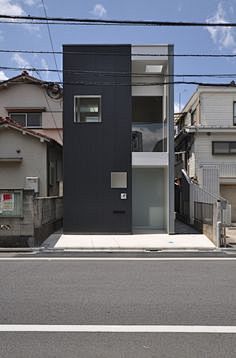 LW House / Komada Ar...