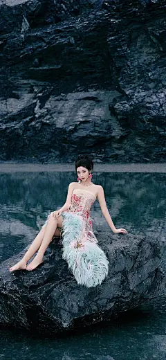 美女壁纸～王星辰，这身花裙子配上...@霁枫壁纸的动态