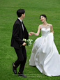 摄影师也太会拍了吧‼️森系草坪婚纱照-上海