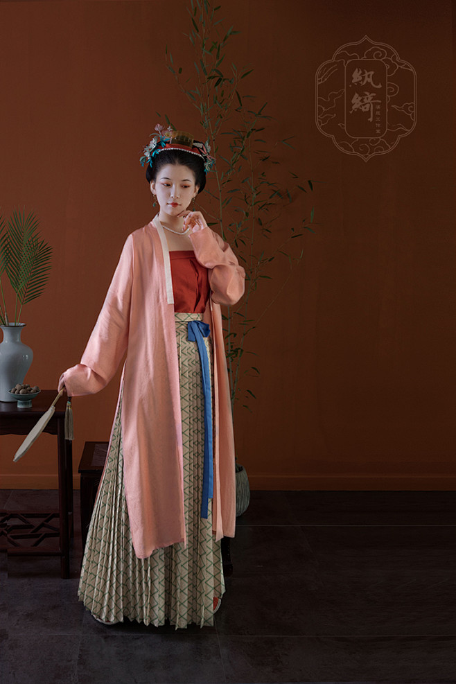 【纨绮汉服】宋制仕女长褙子褶裙——小秋令系列——桃夭 淘宝网 