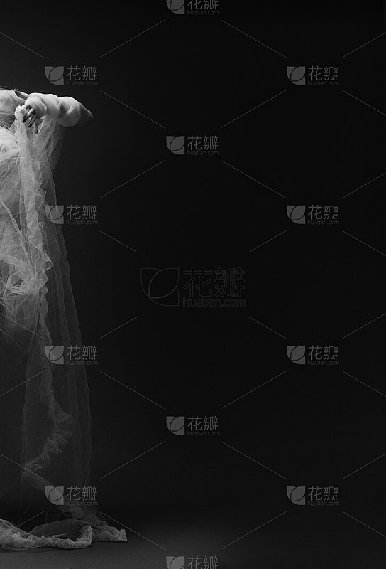 手的女性
