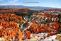 布莱斯峡谷国家公园(Bryce Canyon)，犹他州：精巧细密的石柱群是这个公园的最大特色。因着光线的不同而千变万化的美丽色彩在日出最为闻名，在特定的时分石柱还会产生通透明亮的神奇视觉效果。很多国际摄影大师都在这里拍出了出色的作品，这里也成为新的摄影胜地。

另外，由卡罗拉多、犹他等四个边界像四边形的州组成的四方形里壮丽和磅礴的景色随处可见，还有古文明遗迹群，是值得喜爱豪情风格的朋友们好好探索的宝地。

 最佳旅行时间：5-6月，9-10月，冬季也会非常壮观