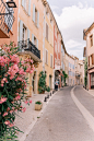 Gal Meets Glam Saturday Market in Apt, Provence, France Oh The Places You'll Go, Places To Travel, Travel Destinations, Places To Visit, Travel Things, Usa Tumblr, Travel Aesthetic, Adventure Is Out There, Dream Vacations