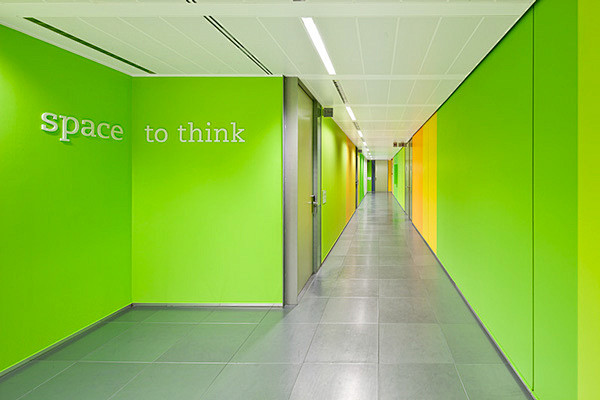 Esade’s Colors : Thr...