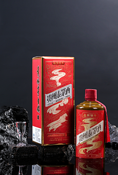 Silence王采集到白酒摄影黑色底