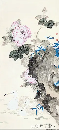 张晓彦，1975年出生于河南洛阳。天津市美术家协会会员、天津市青年美术家协会会员。作品《晨风》入选&quot;庆祝建国五十周年天津市美术作品展&quot;。《嬉戏》获&quot;天津市首届花鸟画展&quot;三等奖。《槐荫沐清风》在&quot;纪念毛泽东同志《在延安文艺座谈会上的讲话》六十周年全国美术作品展&quot;中获优秀奖。《柳荫深处蝉鸣声》在&quot;全国第五届工笔画大展&quot;中获优秀奖。《晨露》入选&quot;全国当代花鸟画艺术大展&quot;。《雨后初晴》获第十届全国美展银奖。《晨》在