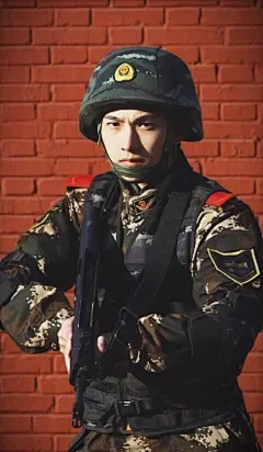 杨洋 军装 帅气十足 图来自网络