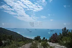 在一个阳光明媚的夏日，船的海景全景图。俄罗斯克拉斯诺达尔Krai