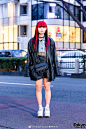 #原宿街拍# Tokyo Leather Jacket Street Style w/ Red & Black Hair, Skeleton Hands Choker, Denim Vest, Crossbody Bag & Yosuke Platforms O网页链接 ​​​​