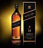 JOHNNIE WALKER BLACK LABEL［黑牌］是全球首屈一指高级威士忌，采用四十种优质单纯麦芽的威士忌，在严格控制环境的酒库中蕴藏最少十二年。［黑牌］是全球免税店销量高的高级威士忌，在国际间更屡获殊荣。一九九四年及一九九六年，［黑牌］在全球最权威的国际洋酒大赛中均获得高级调配威士忌的金奖，故此［黑牌］]确是独一无二的佳酿，芬芳醇和，值得细意品尝。