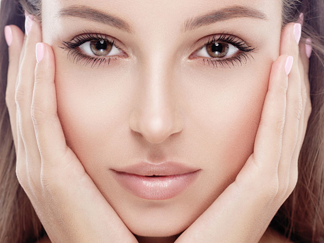 美白肌肤女人图片