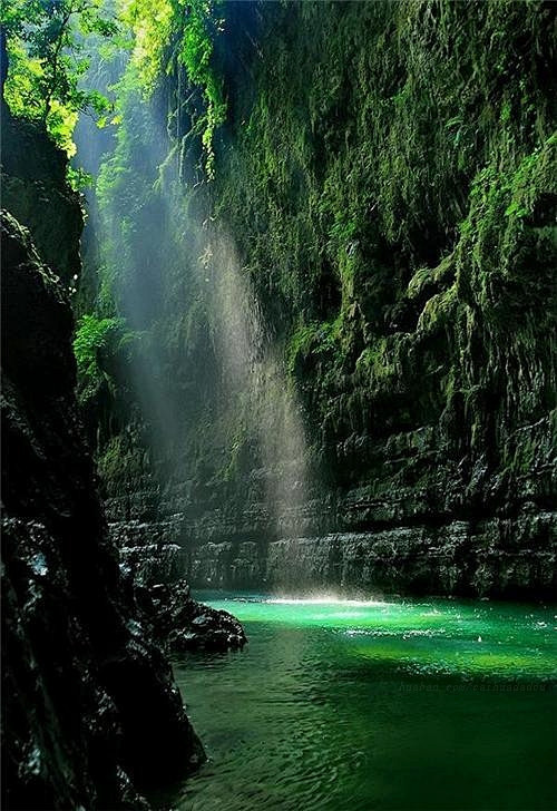 峡谷游泳池，印尼