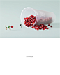 come on something fresh~|来点新鲜的！（奶茶摄影 Drink Photography） : 4月去北京呆了十天给鲜果时间做品牌策划梅老爷给鲜果时间写了句广告语：“来点新鲜的！”粒粒红宝石是鲜果时间推出的一个新品考虑到鲜果时间的消费者以商场白领女性为主本季还有一个目标是提升产品价值感于是我把设计师拉来做模特拍了一组石榴做的首饰后面附上几张本季调整后的宣传海报我画的手稿、设计师做的排版顺便拍了一些迷你小人玩玩
