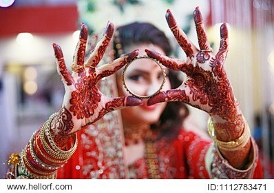 Desi Bride showing h...