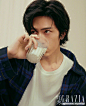 #BangzMag# GRAZIA China Issue 469 ｜ 井柏然身着 CHANEL 外套、佩戴CHANEL “Coco Crush”系列高级珠宝，亮相本周出刊的新期“红秀 Grazia”杂志封面。看似漫不经心的随性慵懒，才是最考验硬照水准的拍摄风格。又一组来自小井先生的精彩表现～

摄影：Eric Tsui
造型：@CreamMao ​​​​