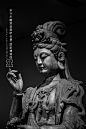 宋代 ·《木雕观音菩萨坐像》 国家博物馆。
