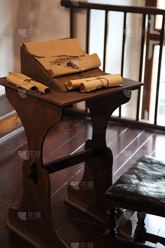 古老的纸张手稿卷轴历史文件古老的中世纪消息古老的文本秘密的智慧