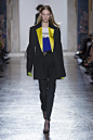 Versace Fall 2018 Ready-to-Wear Fashion Show : The complete Versace Fall 2018 Ready-to-Wear fashion show now on Vogue Runway.