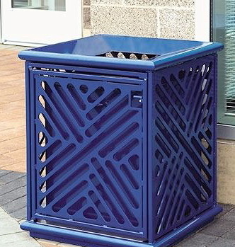 蓝色垃圾箱