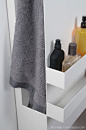 就像生活中我们不需要什么都知道的那么详细，来自意大利mg12设计室的毛巾架，可以帮你略去一些浴室的凌乱。#卫浴# #创意# #创意家居#