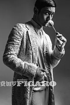 范爷黄晓明登《费加罗》6月刊演绎霸气情侣_网易女人