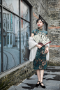 折扇旗袍民国风少女人物摄影图