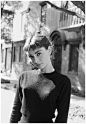 Audrey Hepburn
(Zoom in)