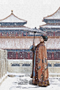 故宫下雪了，终于拍到了故宫的雪景哈哈哈。#汉服雪景 - 抖音