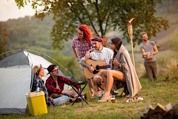 Camping friends in f...