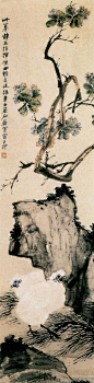 
水墨画【 清 王礼 《花下双鸡图》 】纸本，淡设色，147.7×39.5cm。 画中石头以水掺墨，边泼边写，分出阴阳向背，其中受西洋水彩画的影响；又以焦墨、渴墨画从石根斜出的草丛及石上的苔点，上方的树枝以赭、墨掺水，运笔迅疾，花叶则以小写意细心勾点。精细描绘出两只白鸡，层层衬染钩勒，形态生动。



