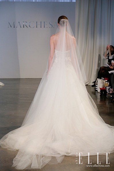 Marchesa 2014：婚纱本应纯白...