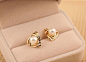 Pearls have long been equivocated with elegance, class, and beauty. These versatile earrings will meet your needs for any occasion, whether you're going in for a day at work or out for a night on the town. Specifications Earring Style: Stud Earrings Mater