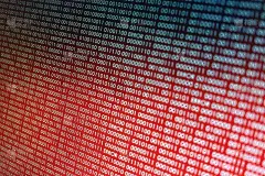 计算机技术背景。红色二进制代码计算机语言数据传输。不安全、危险的大数据和人工智能网络。数字商业环境。