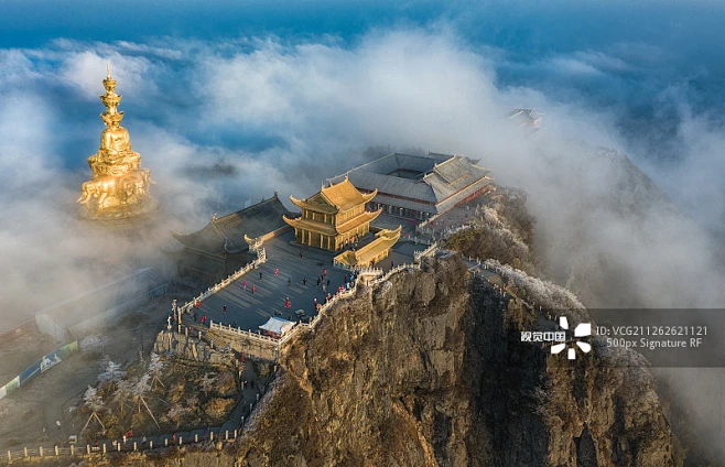 中国四川峨眉山的一座金顶寺庙建筑-花瓣网