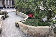 640