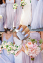 适合夏季或海边婚礼的伴娘礼服:漂亮的粉彩色 - 适合夏季或海边婚礼的伴娘礼服:漂亮的粉彩色婚纱照欣赏
