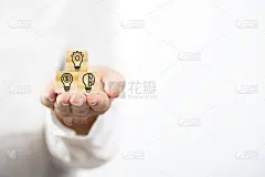 概念、创意、想法和创新。创意思维和新的商业理念与齿轮和灯泡的概念。横幅,海报。