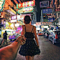 To The Darkest Hour HK 去黑暗时刻的香港
Murad Osmann，俄罗斯摄影师，出生于1985年，他在Instagram上的这组有趣的作品名为《Follow me》，所有的图片都是一位神秘的女子拉着你的手，带你前往不同的美丽地方。 
这组图片其实是Osmann和他女友在周游世界时所拍摄。