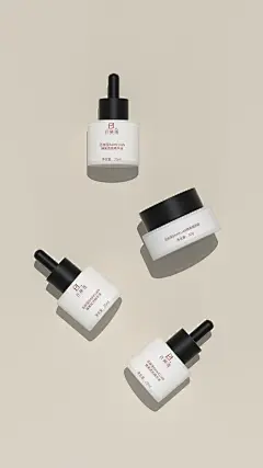 品牌VI设计，产品包装设计，
LOGO标志设计，海报宣传设计，
广告片拍摄，手绘插画动漫动画，
空间设计。 感谢大家的关注和喜欢，
我们也会不断努力，
做更多好看的风格的设计。 
有什么建议和想法也可以跟我们私信交流哦！ 
也可以联系我们为心PAPAYADESIGN01