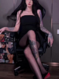 修罗、Tattoo：喝了酒全世界都是我的，唯独你，不是。#纹身控 #纹身女孩你们喜欢吗 #刺青 #听说拍自己的纹身很火 @DOU+小助手 @抖音小助手