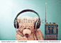 Retro toy Teddy Bear with headphones and radio receiver front mint green background-复古风格,艺术-海洛创意（HelloRF） - 站酷旗下品牌 - Shutterstock中国独家合作伙伴