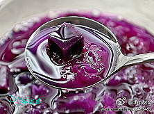 【DIY好喝的紫薯银耳汤】原料：银耳、紫...